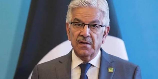 خواجه آصف: دانشجویان افغان را اخراج می‌کنیم چون فکرشان پاکستانی نشد