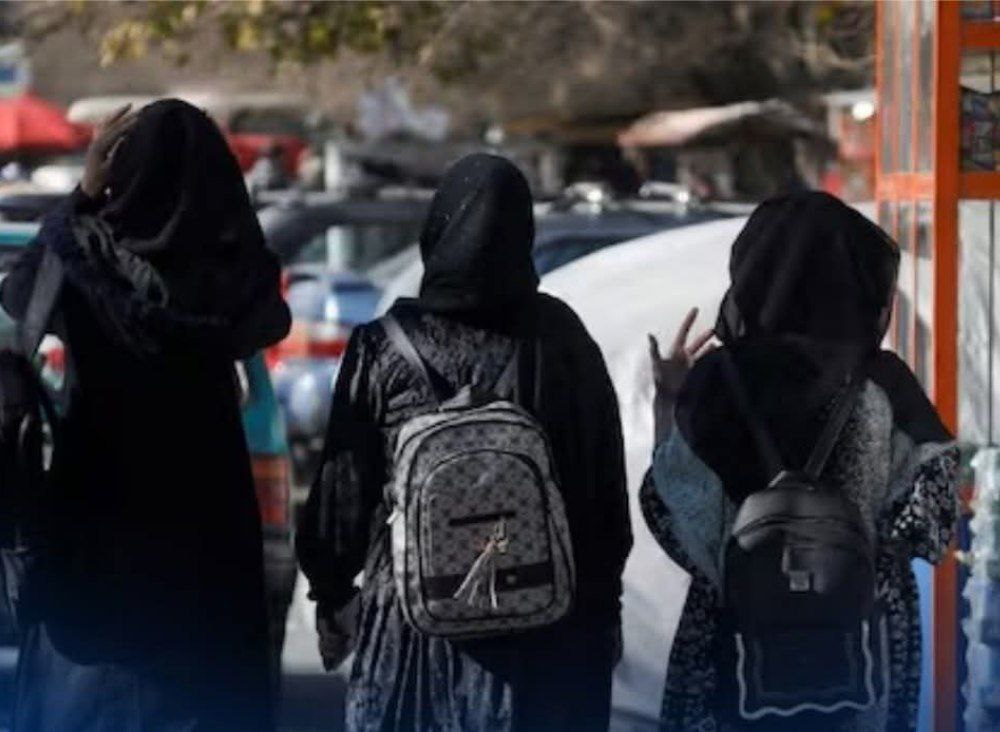✅تعلیق کمک‌های آمریکا؛ احتمال لغو بورسیه‌های ۱۲۰ دختر افغان