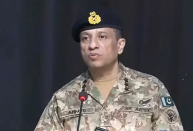 🔴 وقتی نطق سخنگو باز می‌شود|ارتش پاکستان: خاک افغانستان را به دلیل همراهی نکردن طالبان، بمباران کردیم