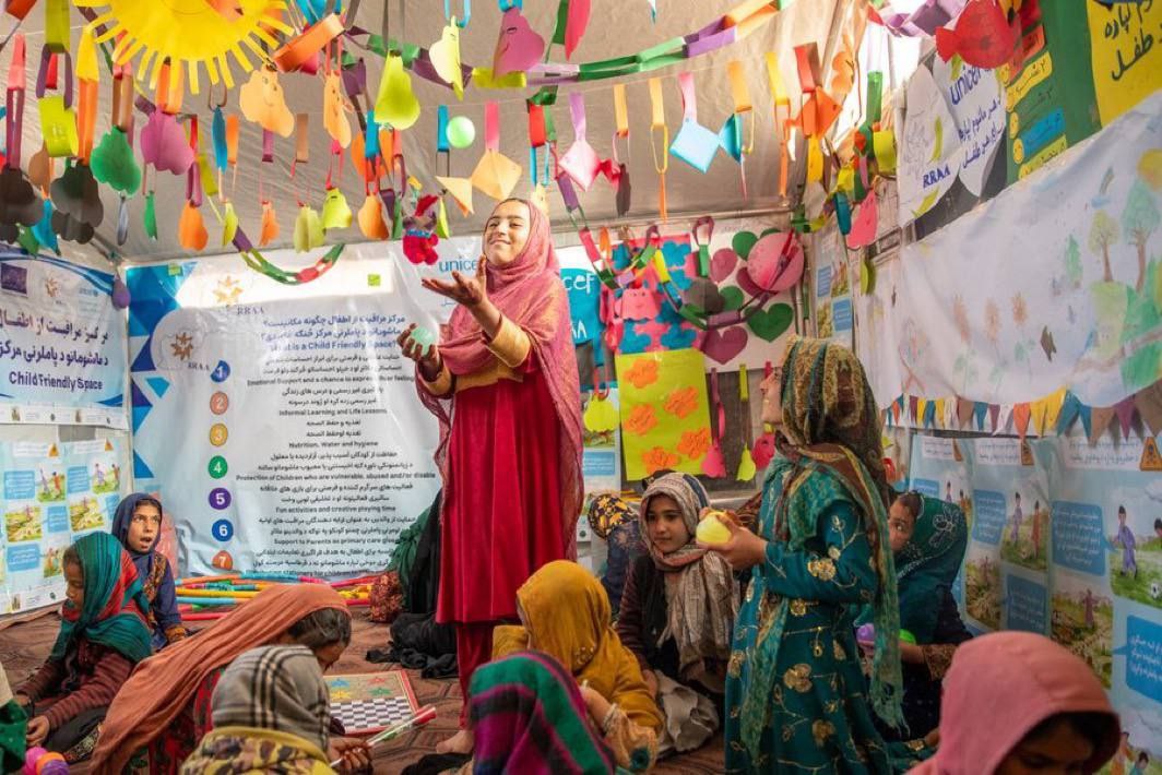 🔴یونیسف می‌گوید بازی برای سلامت روان کودکان یک نیاز اساسی است.