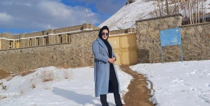 🔴ممنوعیت استفاده از موبایل هوشمند در مکاتب؛ طالبان در دایکندی آمر یک مکتب دخترانه را بازداشت کردند