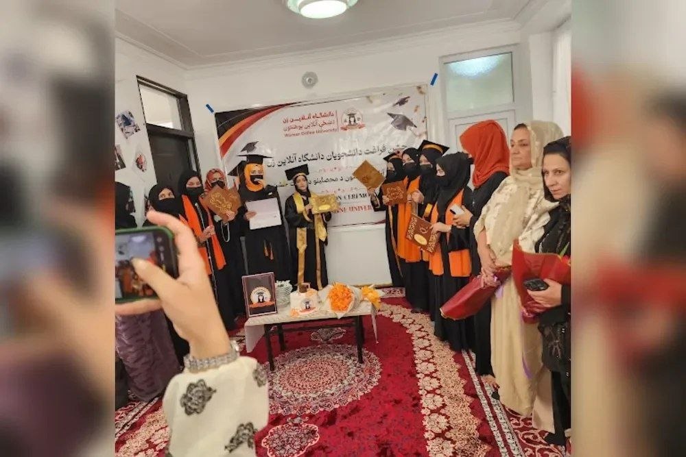 🔴دانشگاه آنلاین زن از فراغت ۹۴ دانشجوی دختر در ۱۱ ولایت خبر داد