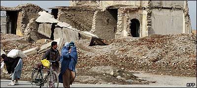 عضو ارشد طالبان : اختلافات رهبران جهادی افغانستان را به خاک و خون کشاند